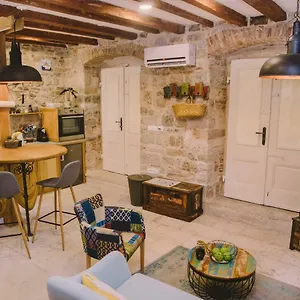 5 Minutes Walk Art Appartement Split